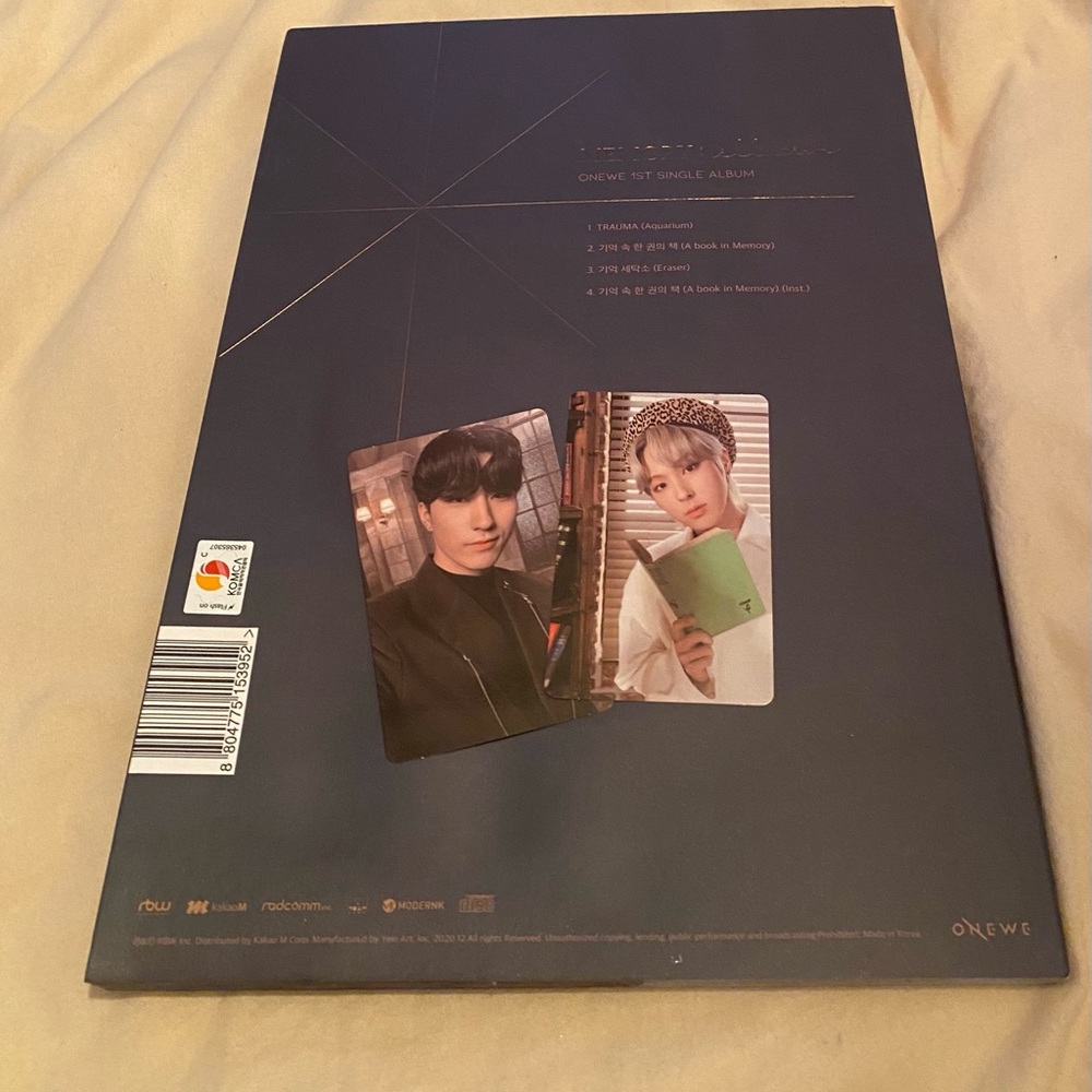 Kpop album Onewe Memory: illusion with all inclusions